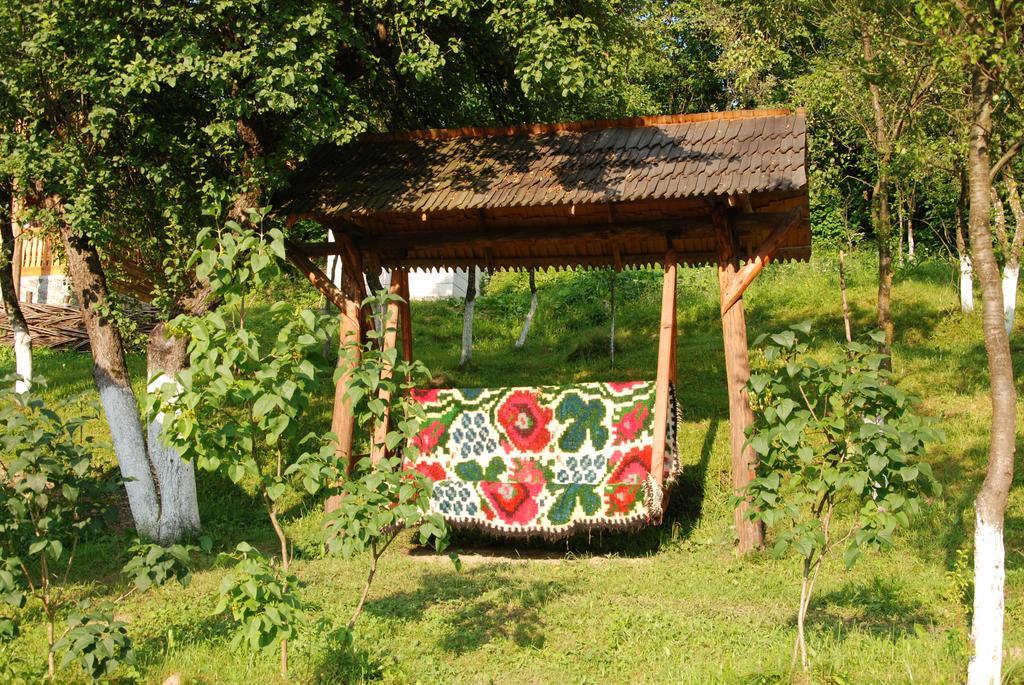 Pensiunea La Gorgan Vadu Izei Exterior photo